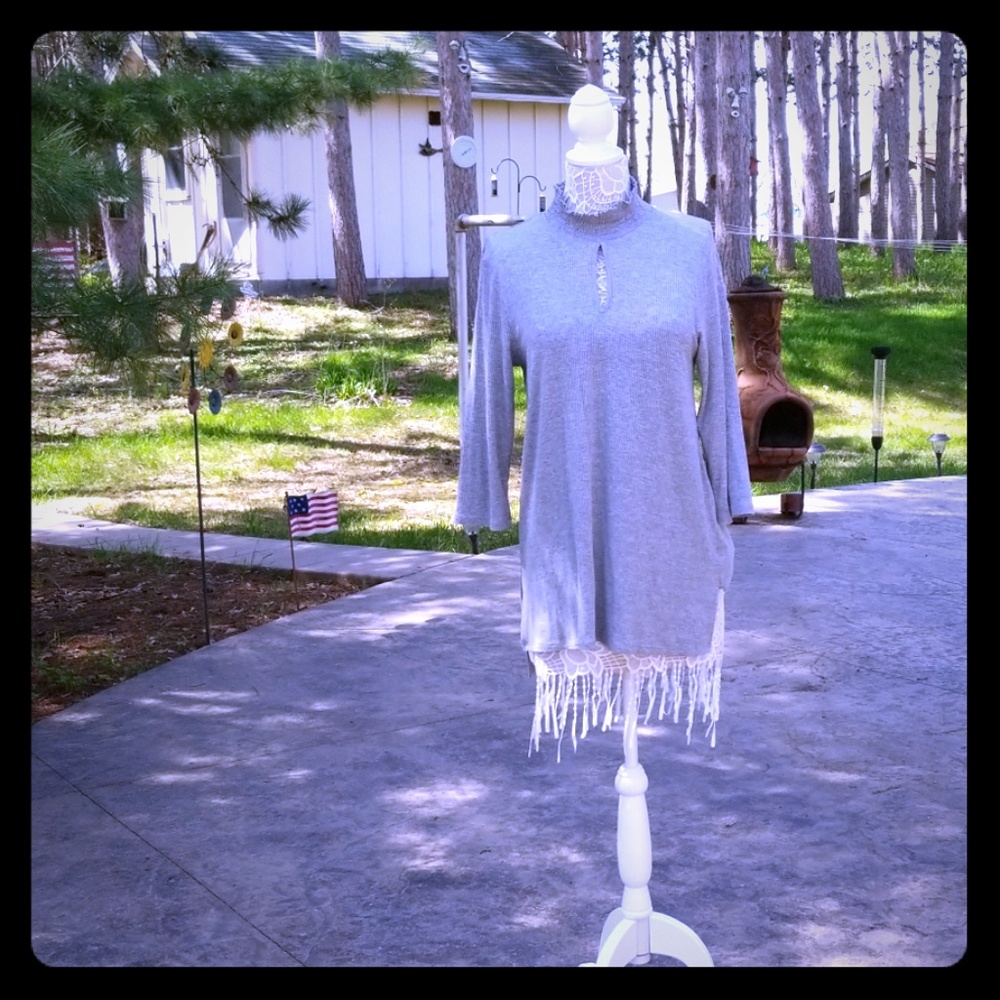 Cha Cha Vente gray tunic ribbed material top